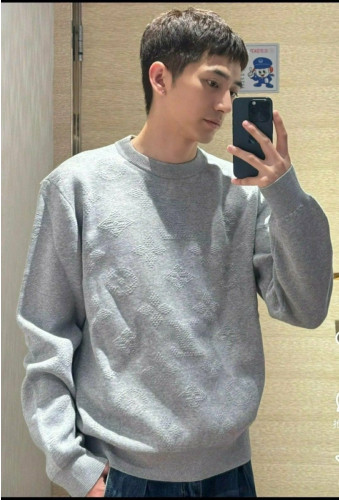 💕 루* 모노그램 엠보로고 니트