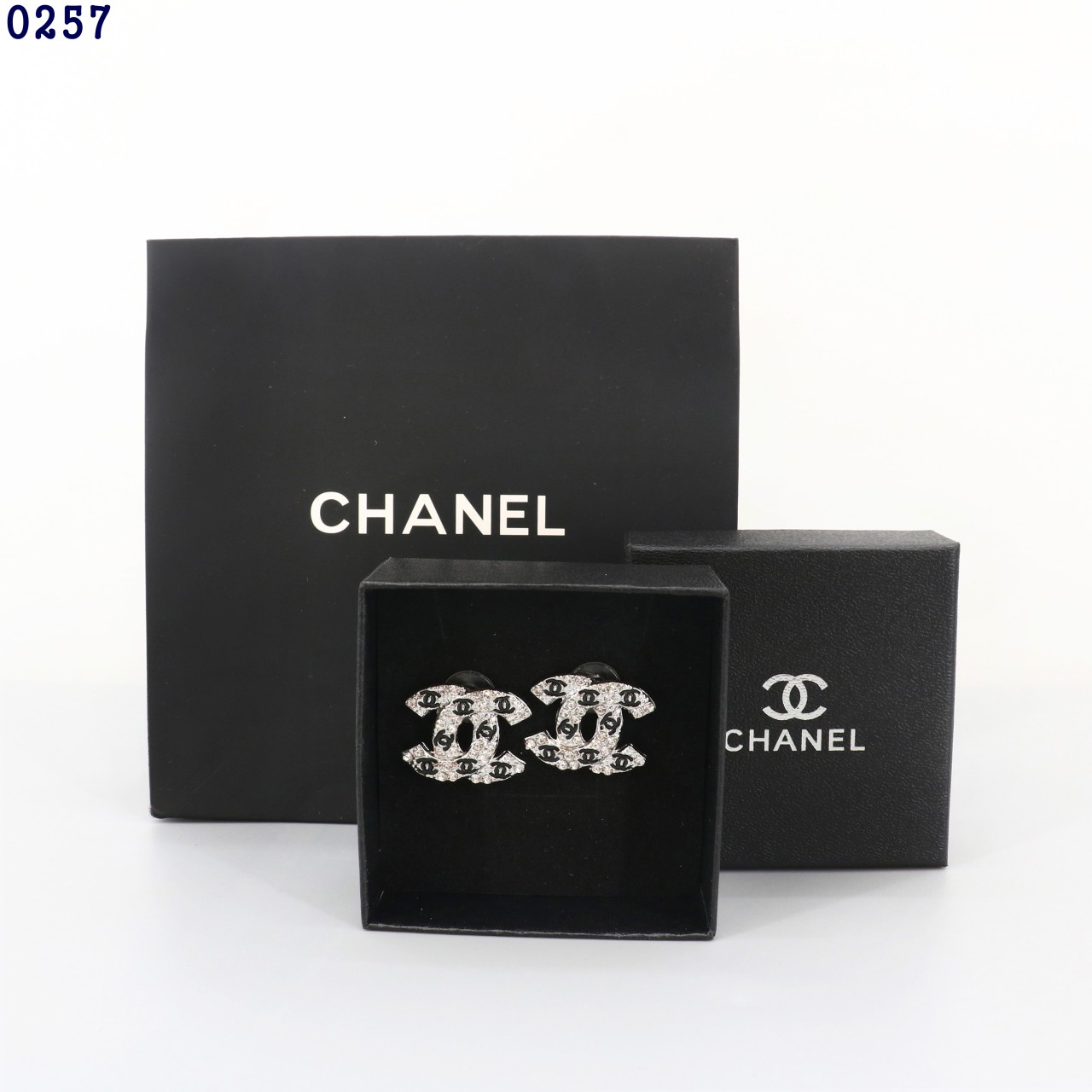 👹샤넬 CC로고 큐빅실버👹