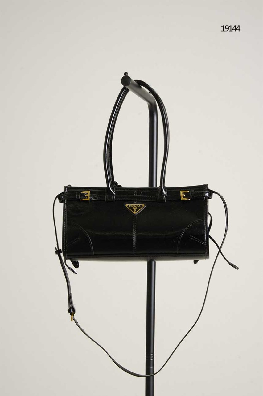 🔆 [PRADA] 프라다 미디움 가죽 핸드백 블랙🔆