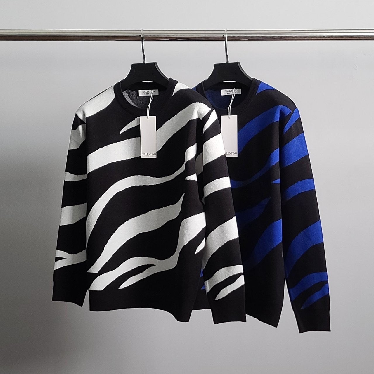 💕 발*** 지브라 라운드 니트