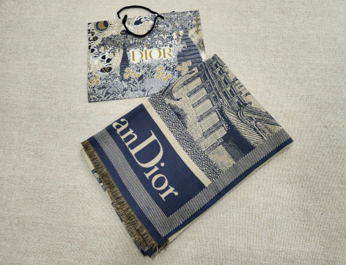 디*올 트왈 드 주이 캐시미어 숄 & 머플러 입고