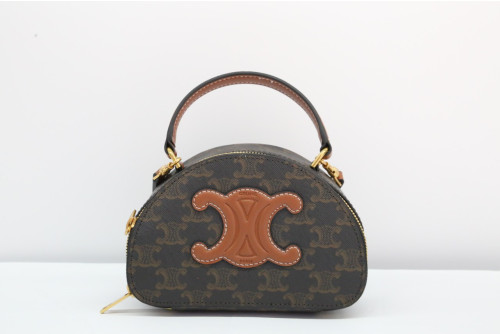 ✨Celine 신상 로고 플라워 소가죽 백 ✨