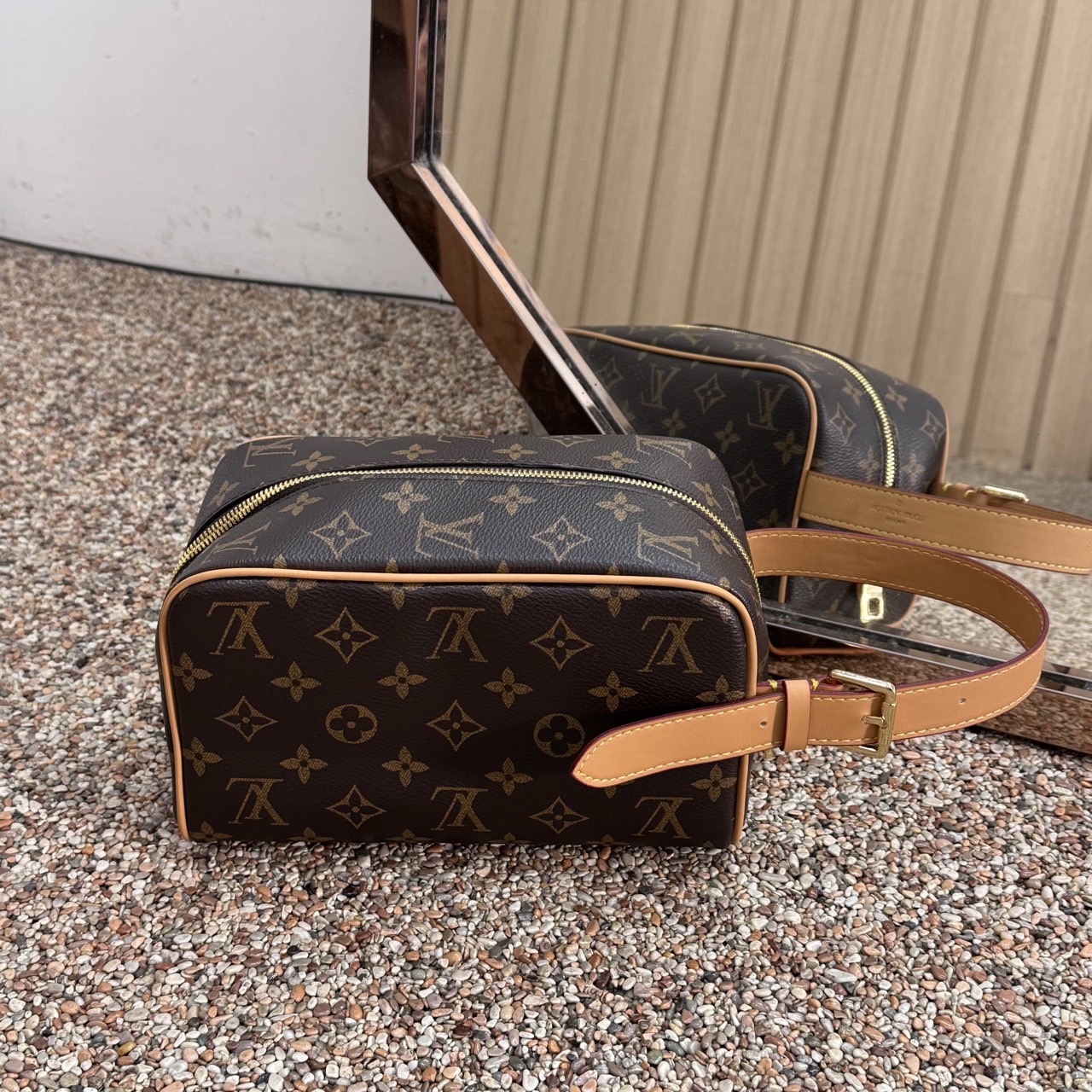 🤴🏻 #루비통 돕키트 파우치 모노그램🤴🏻신상입고🤴🏻