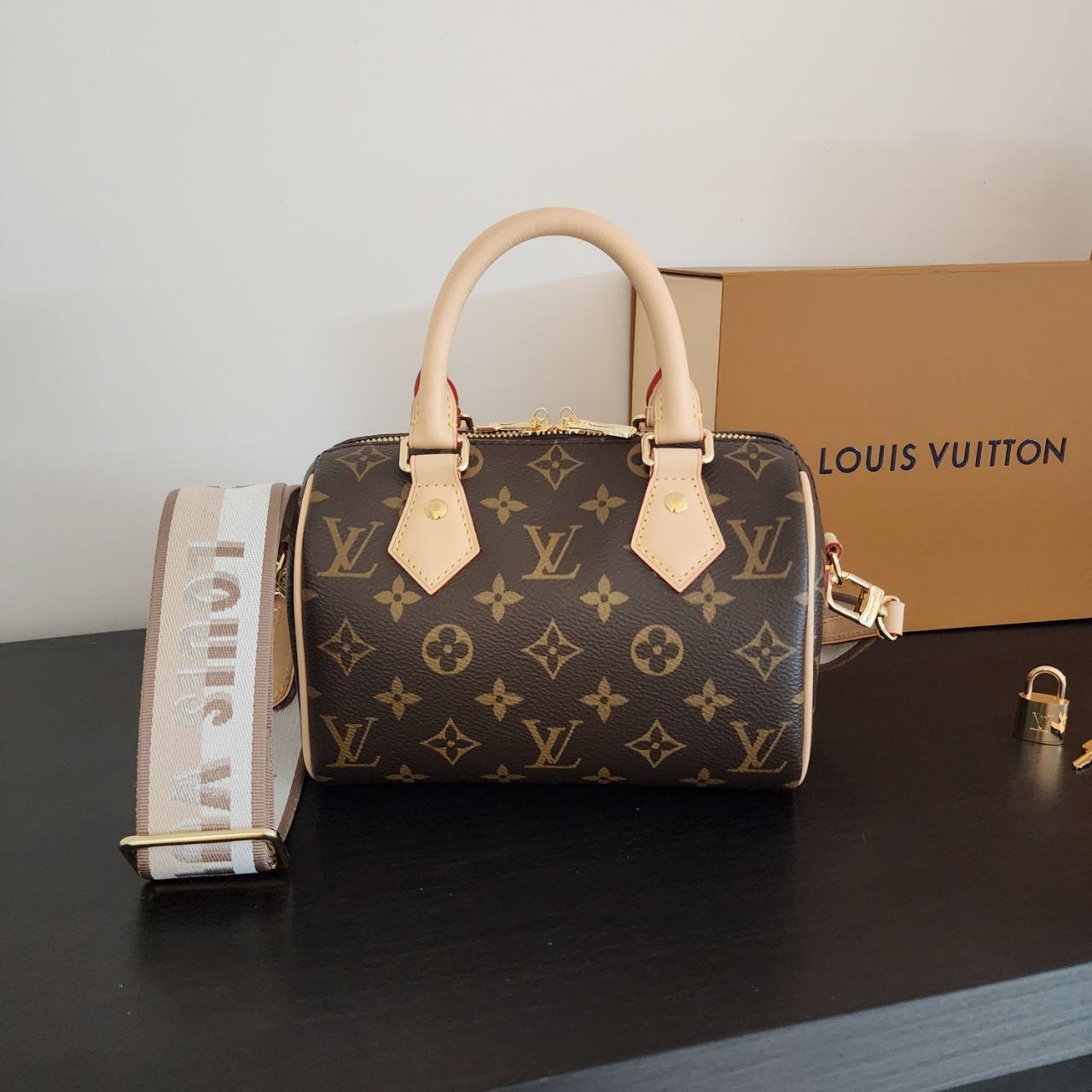 #RT #루이비통 반둘리에 20