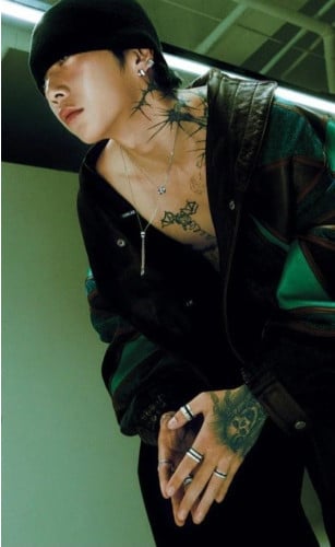 부VV 콰트로 블랙 에디션 링 펜던트 목걸이