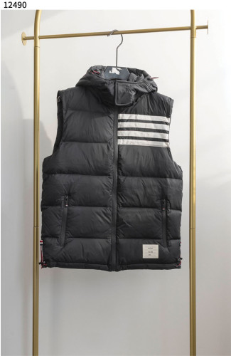 #톰브라운 [Thom Browne] 폴리 트윌 사선 탈부착 후디 다운 베스트 신상입고💢 #상의 #베스트 #12490