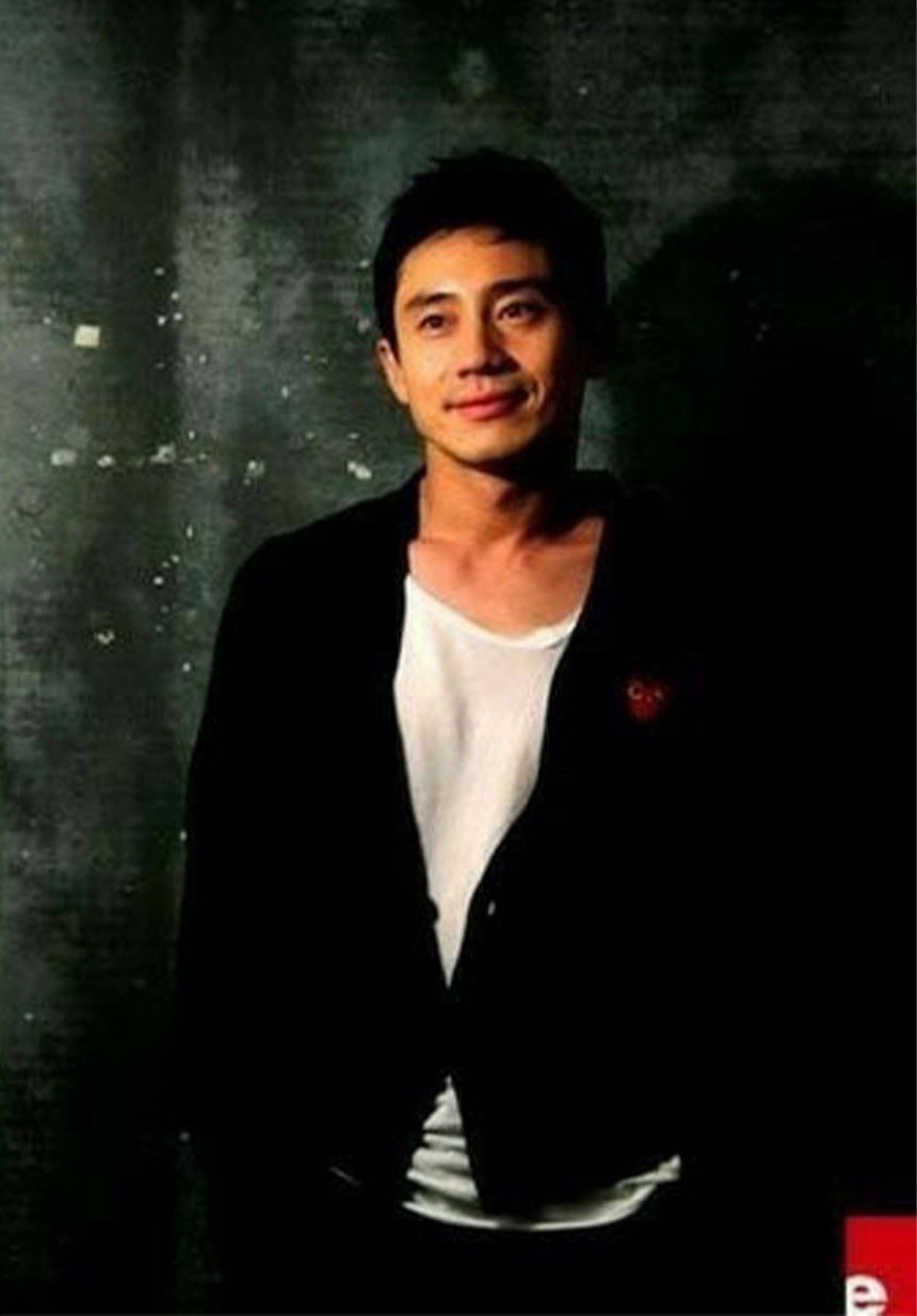 🍀 [Comme des Garcons] 꼼데가르송남성 미니 레드하트 로고 브이넥 니트 가디건 🍀