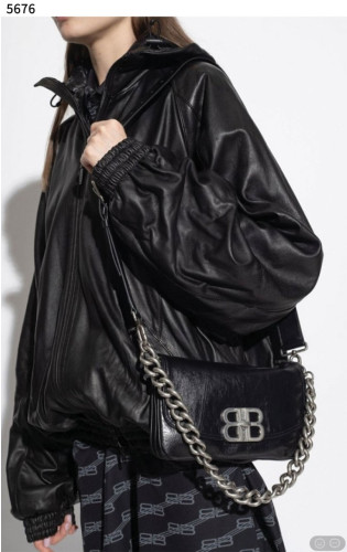 #발렌시아가 [BALENCIAGA] 수입프리미엄급 여성 BB SOFT 스몰 플랩 백 블랙 신상 입고💢 #태그 #가방 #5676