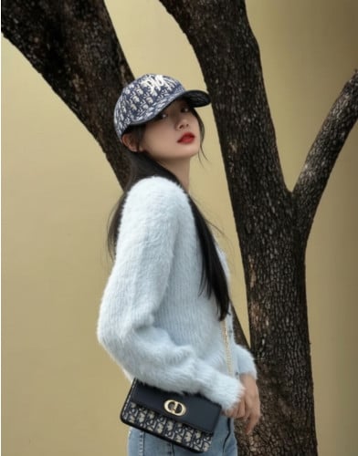 디V 오블리크 자가드 볼캡 수입