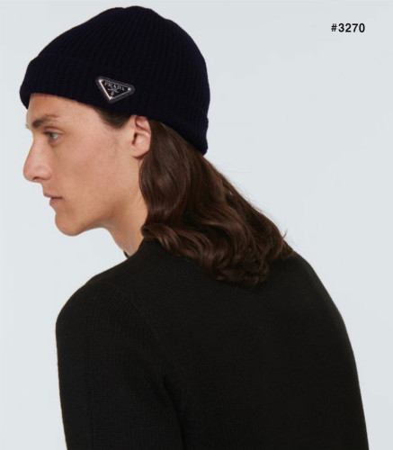 🍀 [PRADA] 프라다 삼각로고 클래식 니트 비니 🍀