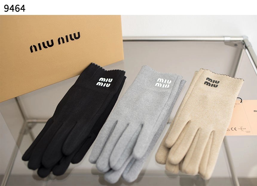 #미우미우 [MIU MIU] 로고 클래식 여성용장갑 신상입고💢 #장갑 #9464