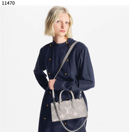 #루이비통 [Louis Vuitton] 온더고 이스트 웨스트 바이 컬러 모노그램 신상입고💢 #가방 #11470