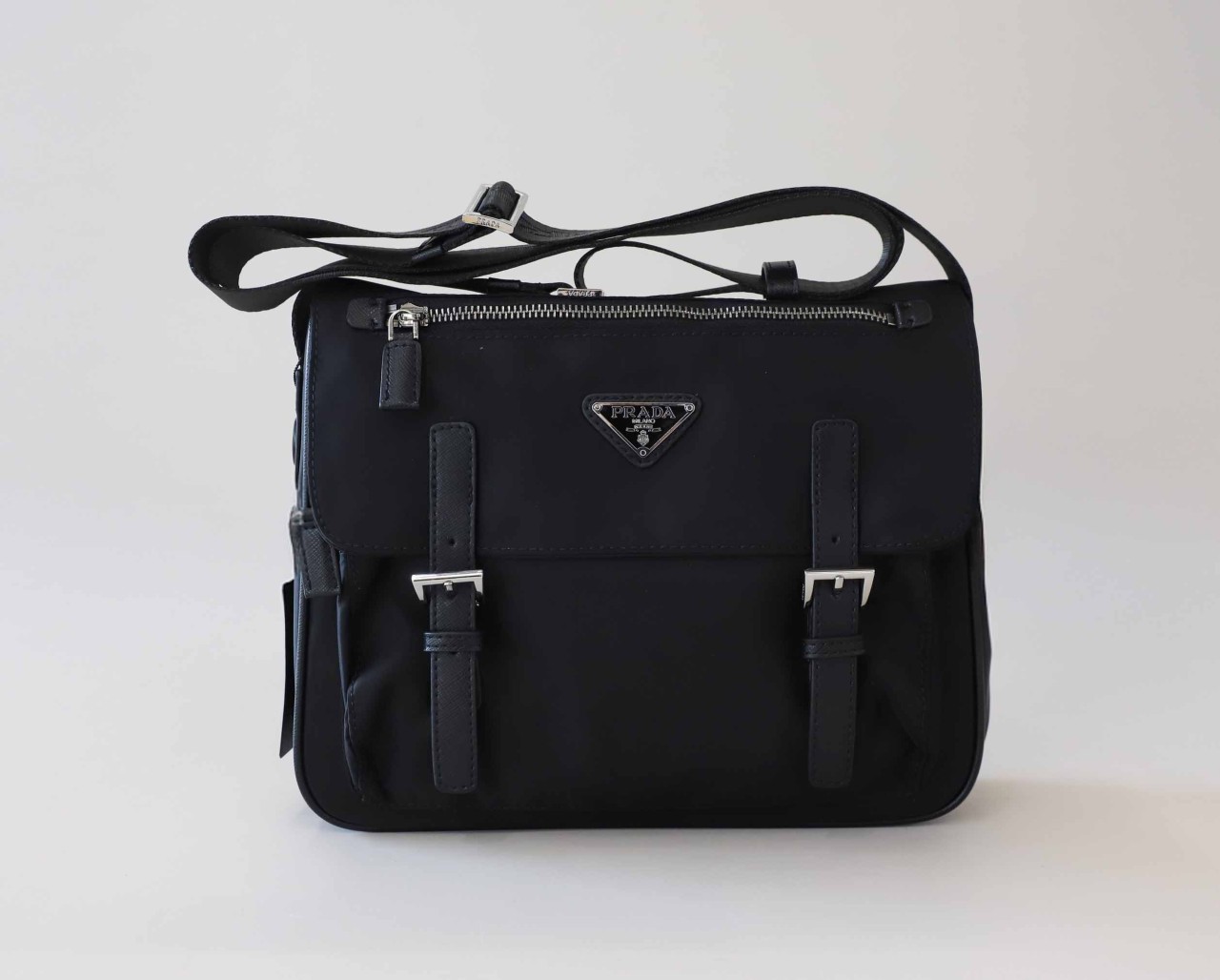 #프라다 [ P*ADA ] 수입 리나일론 크로스백 입고💢 #가방