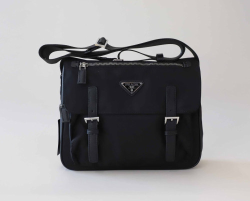 #프라다 [ P*ADA ] 수입 리나일론 크로스백 입고💢 #가방