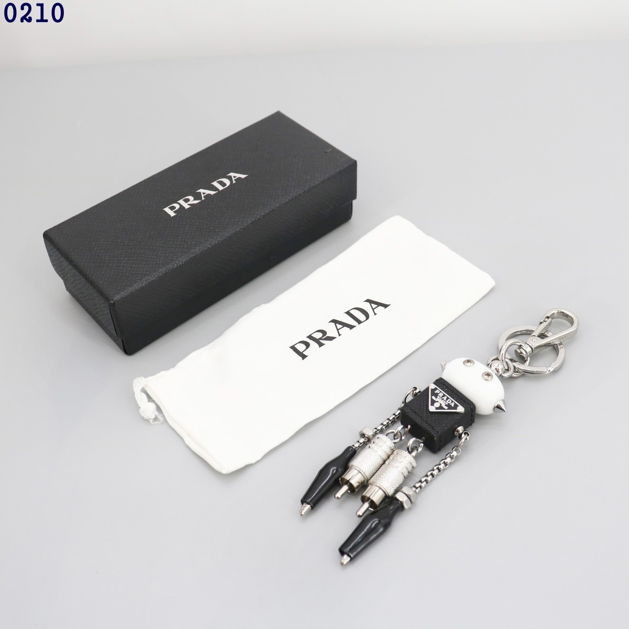 👹프라다 로봇 사피아노 가죽 키링&백참👹