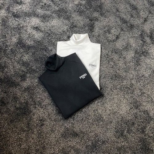 💕 펜* 로마자수 장식 터틀넥 니트