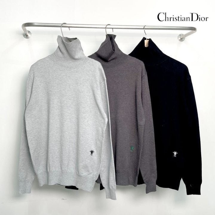 💕 디* 포인트 벌 자수 베이직 터틀넥