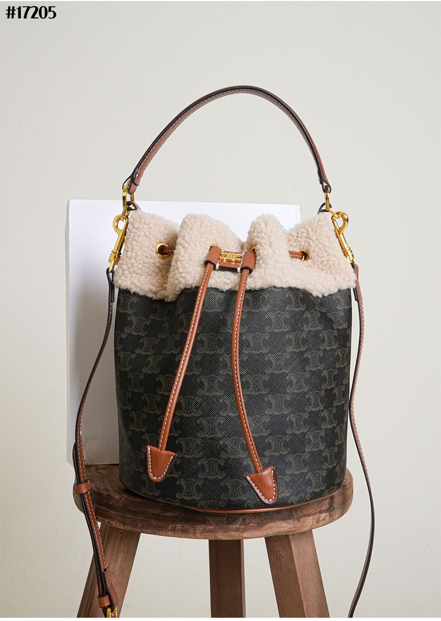 🔆 [CELINE] 셀린느 트리옹프 시어링 클라라 버킷백 🔆