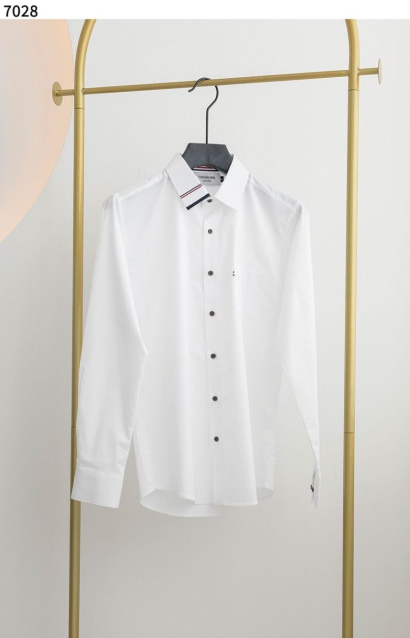 #톰브라운 [Thom Browne] 베이직 카라 라인 포플린 셔츠 신상입고💢 #상의 #셔츠 #7028