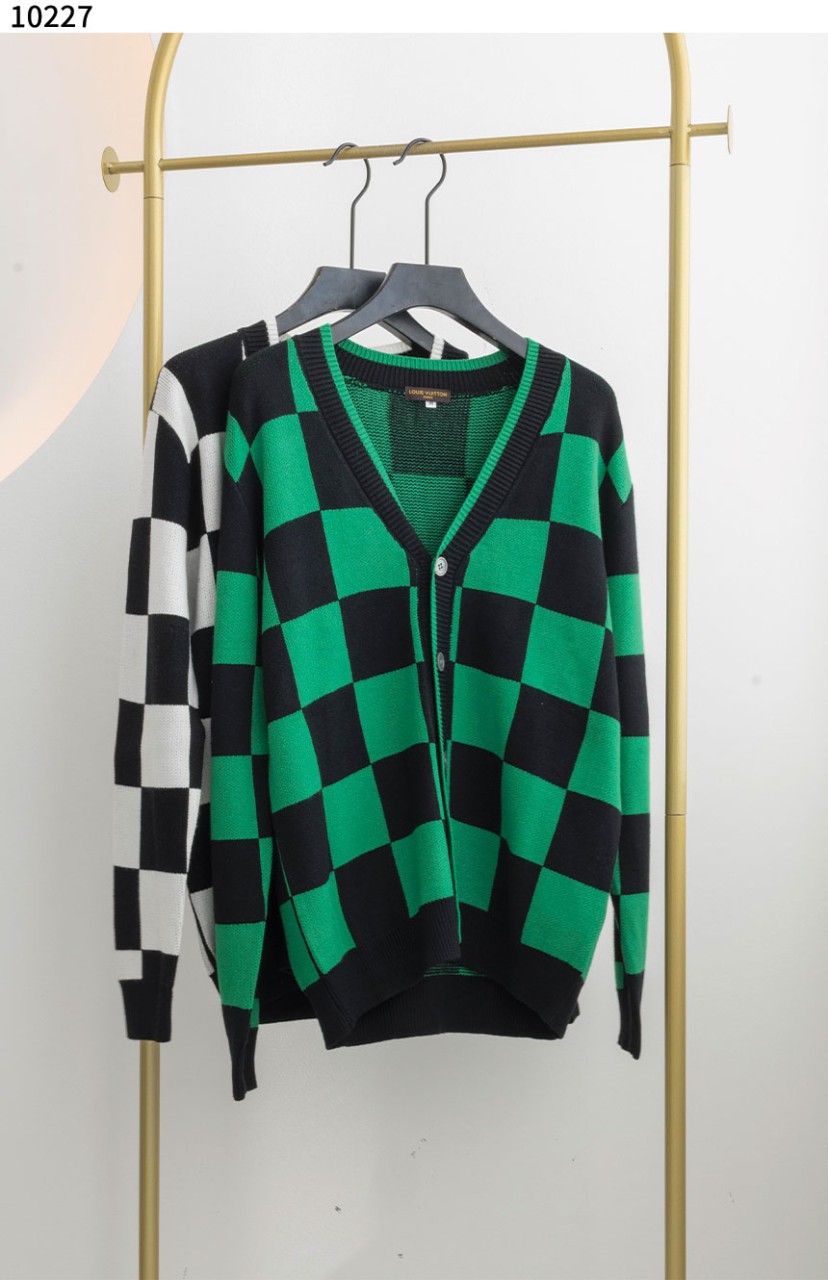 #루이비통 [Louis Vuitton] 루이비통 체커보드 패턴 브이 니트 가디건 신상입고💢 #상의 #니트 #10227