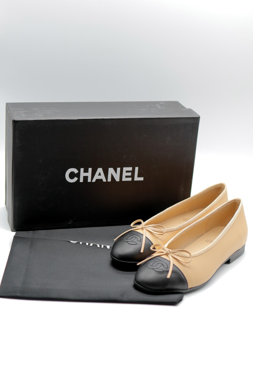 #샤넬  발레리나 플랫 슈즈 베이지 블랙 검베