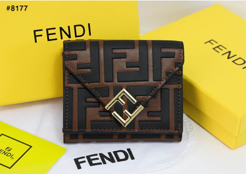 🍀 [FENDI] 팬디 FF 다이아몬드 트리폴드 반지갑 🍀