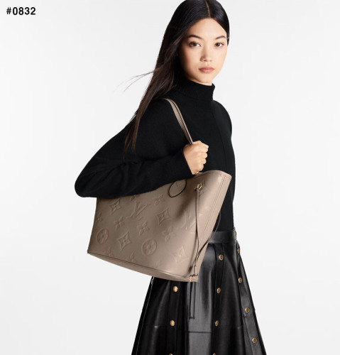 🍀 [LOUIS VUITTON] 루이비통 앙프렝뜨 네버풀 MM 숄더백 🍀