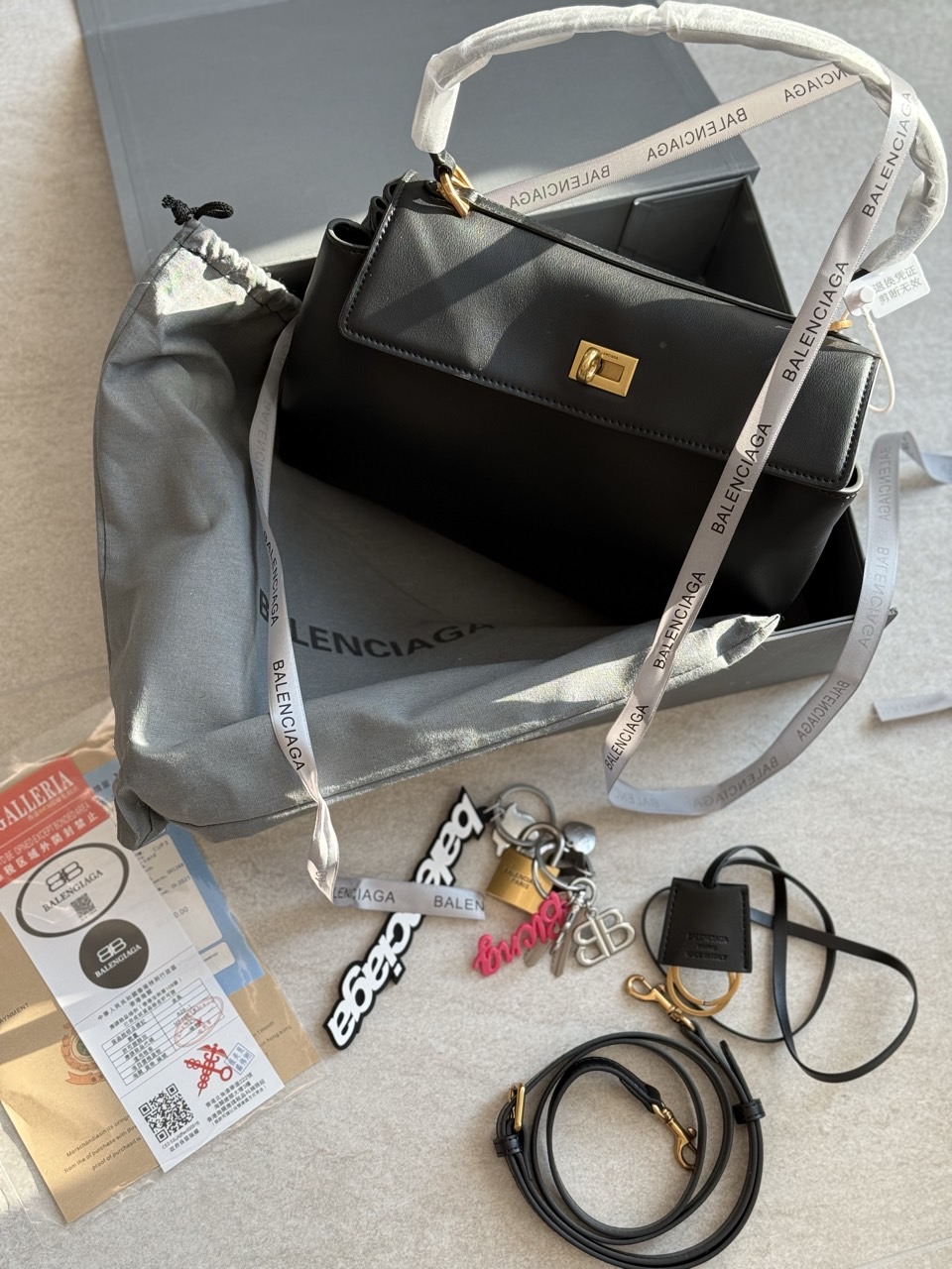 발렌시아가 로데오 백 스몰 블랙 금장 ➕ 백참