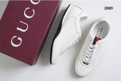 GUCCI 구찌 남성 시프트 레더 스니커즈 화이트