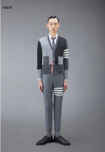 🍀 [THOM BROWNE] 톰브라운 4바 펀믹스 V 넥 가디건 🍀