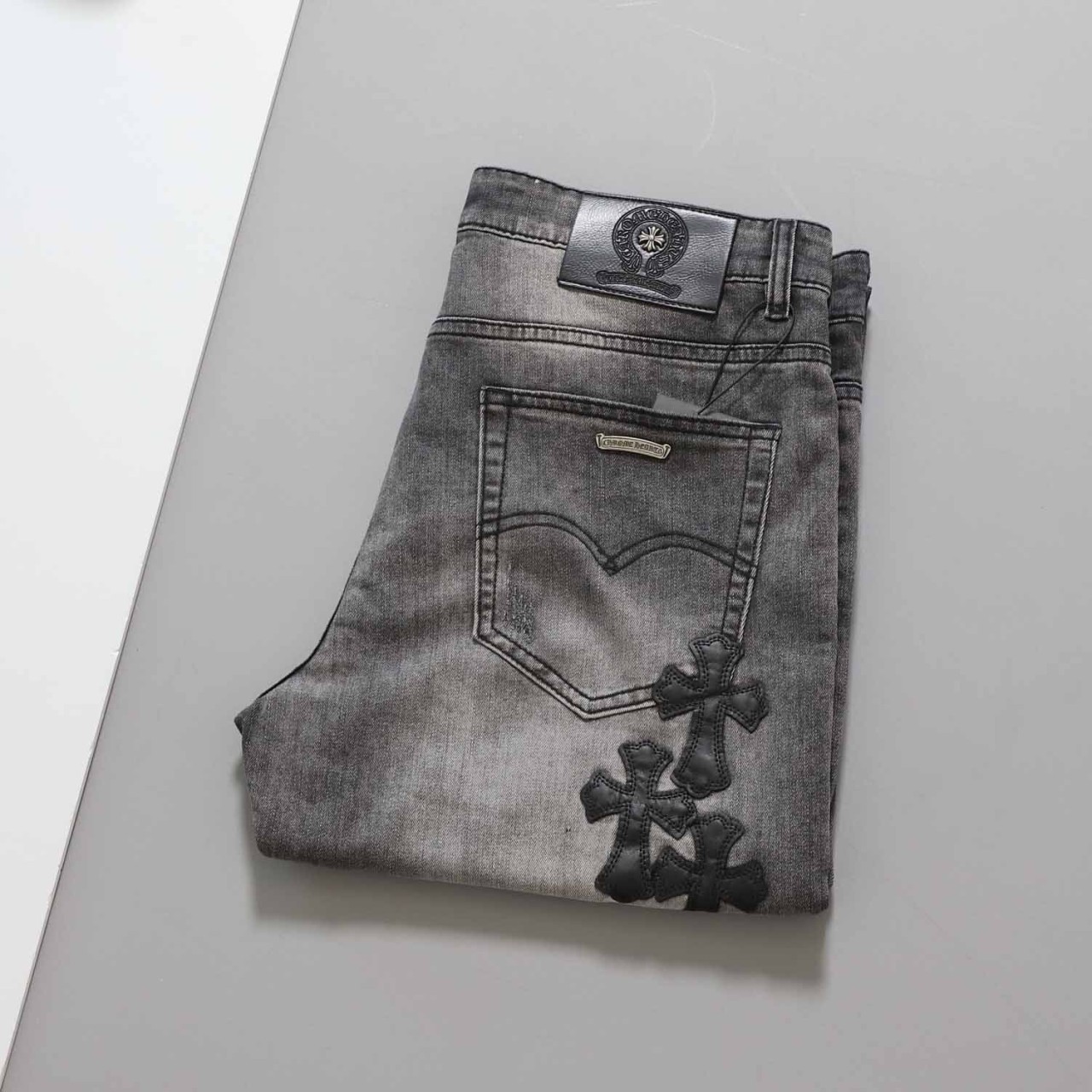 #크롬하츠 [ CHROME ] 수입 크로스 레더 와펜 워싱 팬츠 입고💢 #남성하의 #청바지