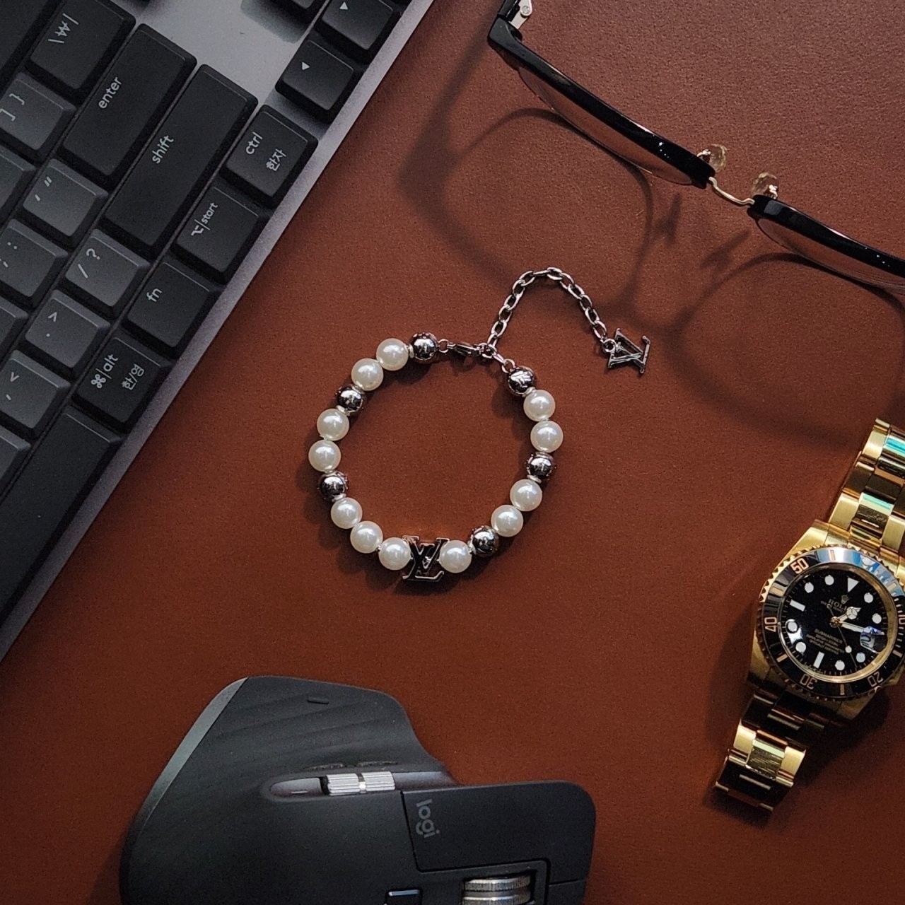 [446번] #루이비통  모노그램 펄 팔찌