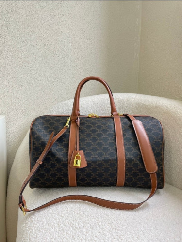 #셀린느 트리옹프 여행구