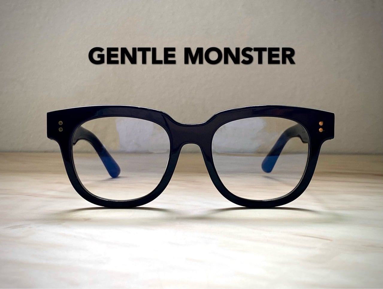 젠틀몬스터 레전드모델인 UNA.C 유나씨