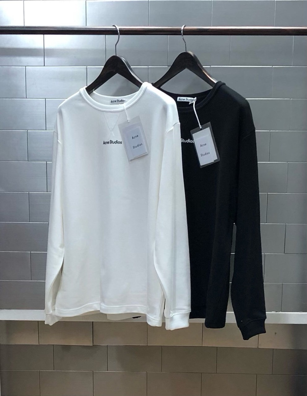 ACN* 로고 스탬프 슬리브 맨투맨