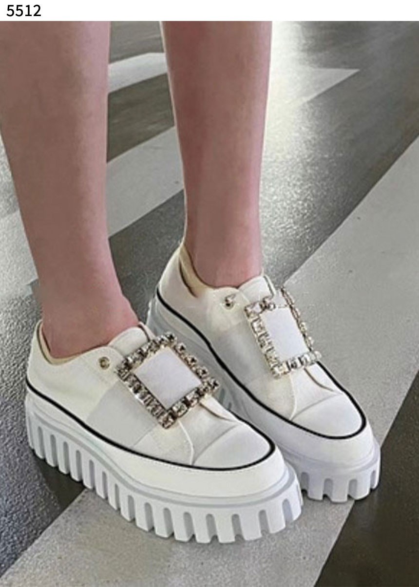 #로저비비에 [Rogervivier] 수입프리미엄급 비브 고-틱 스트라스 버클 슬립온 스니커즈 정품급 신상 입고💢 #태그 #신발 #5512