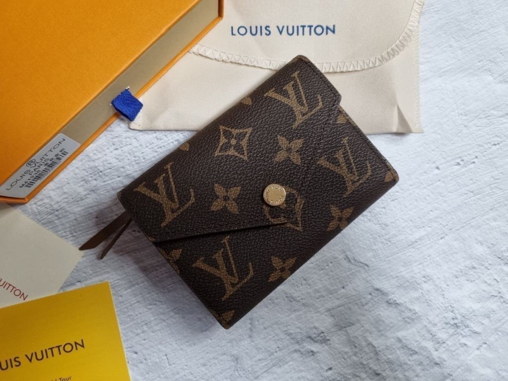 루이비통 223 빅토린 중지갑 브라운