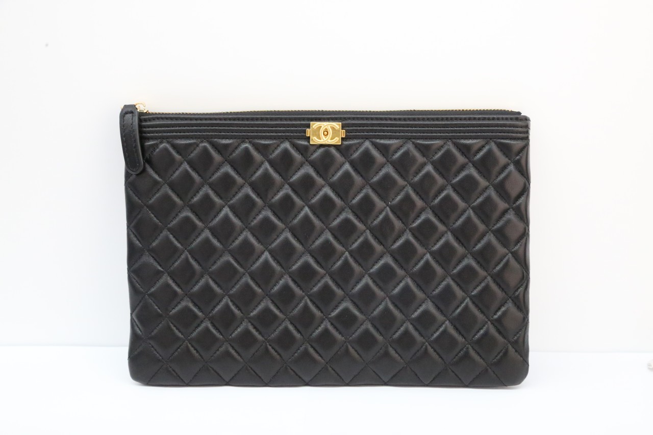 ✨샤넬 보이 램스킨 미디움 클러치✨