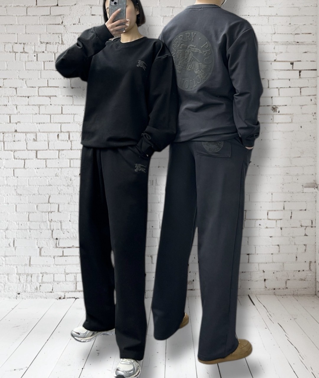 <버버리 엠보나염 맨투맨 세트>