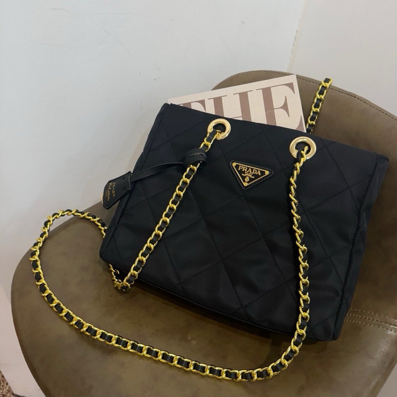 🤴🏻  #프라다 (F*ADA) 리나일론 도트백 🤴🏻