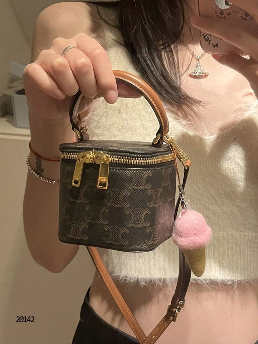 🔆 [CELINE] 셀린느 미니 배니티 케이스 트리옹프 핸드백 🔆