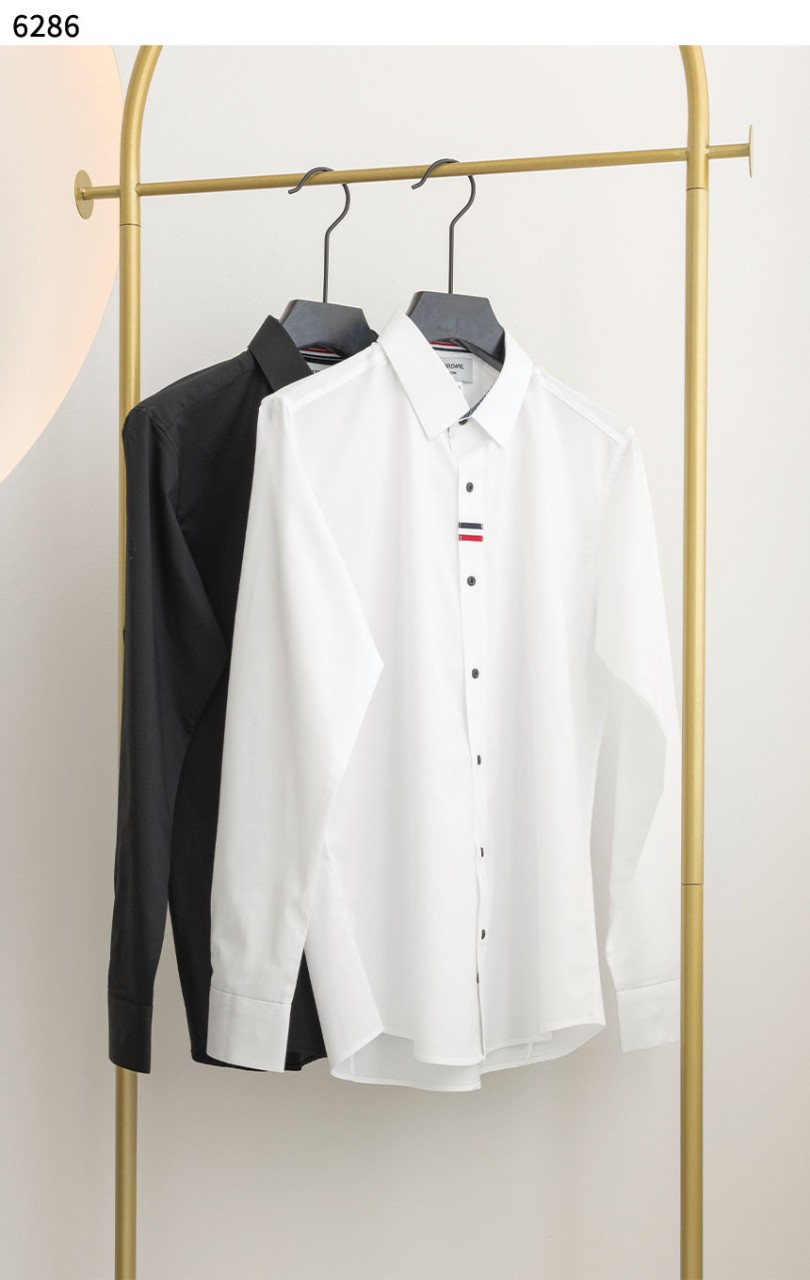#톰브라운 [Thom Browne] 솔리드 포플린 남성 베이직 셔츠 신상입고💢 #상의 #셔츠 #6286