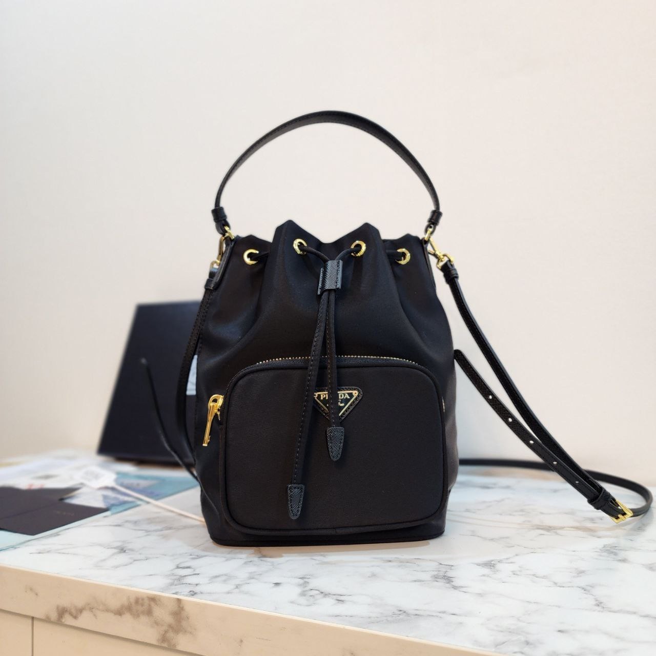 #RT #프라다 버킷백