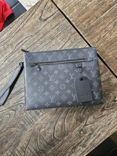 #N #루이비통 테이크오프 이클립스 클러치