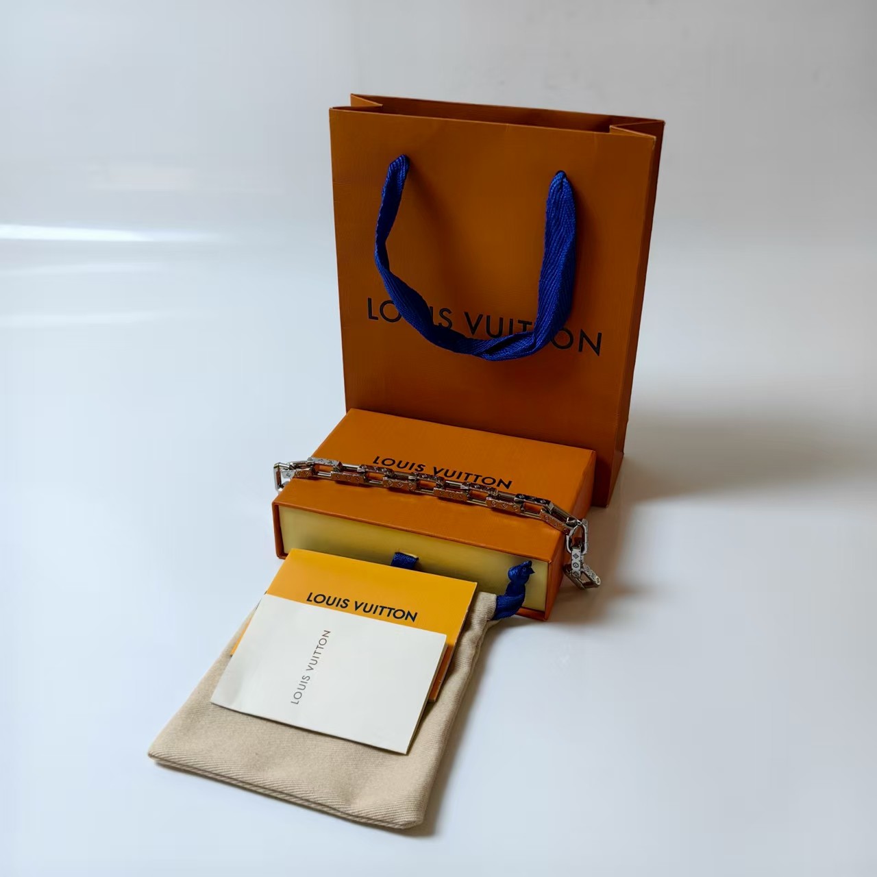 #N #루이비통 실버 체인팔찌 (M00309)