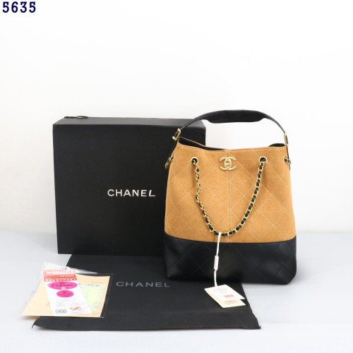 👹샤넬 2024/25 공방 스웨이드 쇼핑백👹