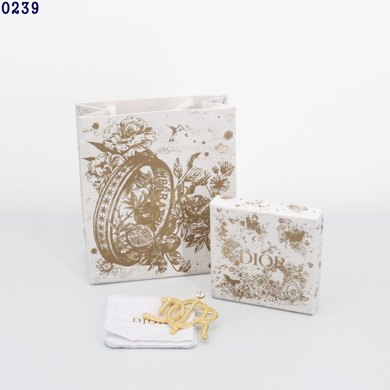 👹디올 골드 로고 브로치👹