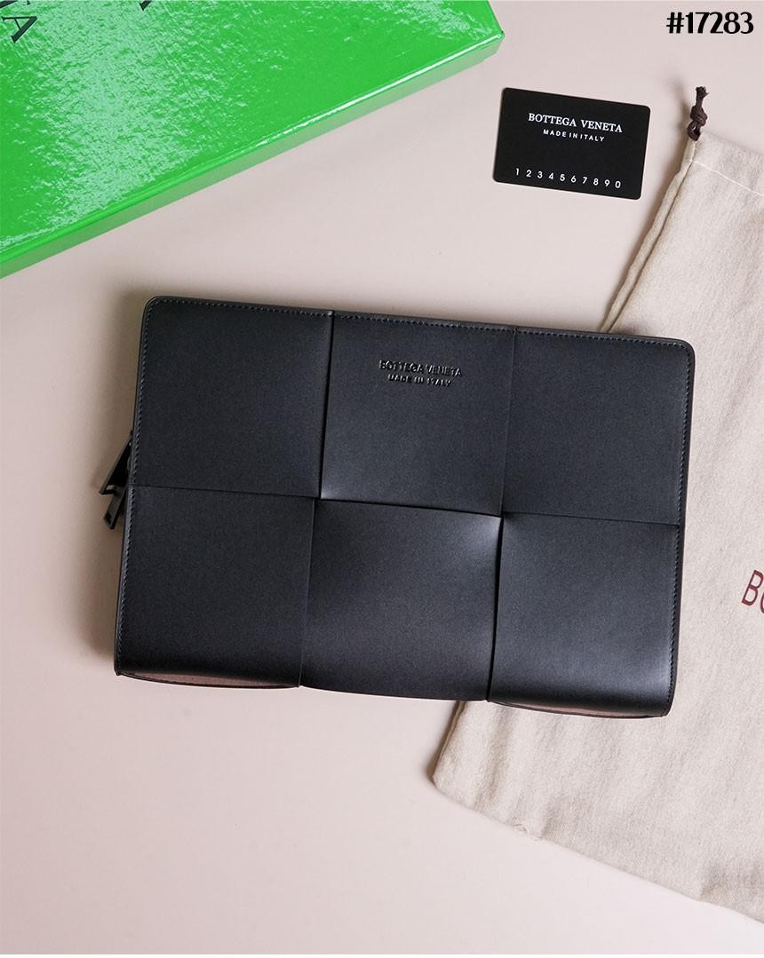 🔆 [Bottega Veneta] 보테가베네타 맥시 인트레치아토 레더 클러치 백 🔆