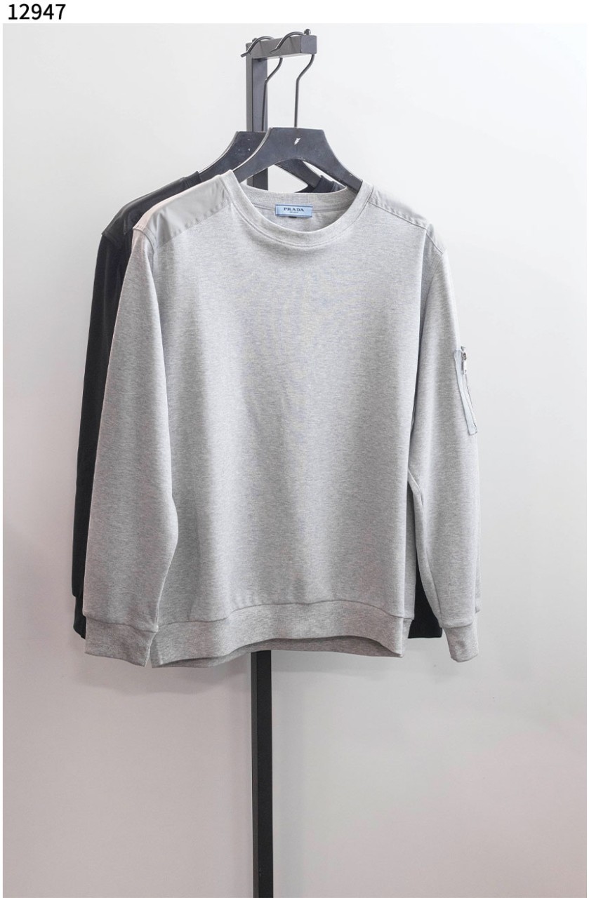 #프라다 [PRADA] 남성 팔 포켓 배색 라운드 맨투맨 신상입고💢 #상의 #티셔츠 #12947