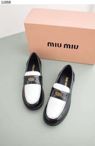 #미우미우 [MIU MIU] 미우미우 가죽 페니 로퍼 신상입고💢 #신발 ##11059